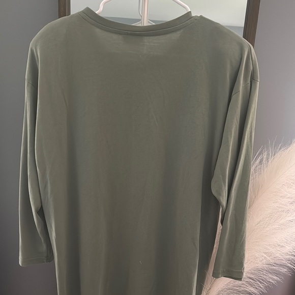 Bobbie Brooks Green Boxy Embellished T-Shirt - Picture 5 of 5